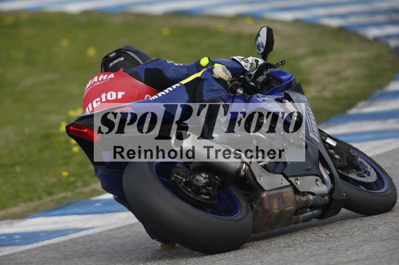 /Archiv-2024/01 26.-28.01.2024 Moto Center Thun Jerez/Gruppe gruen-green/backside